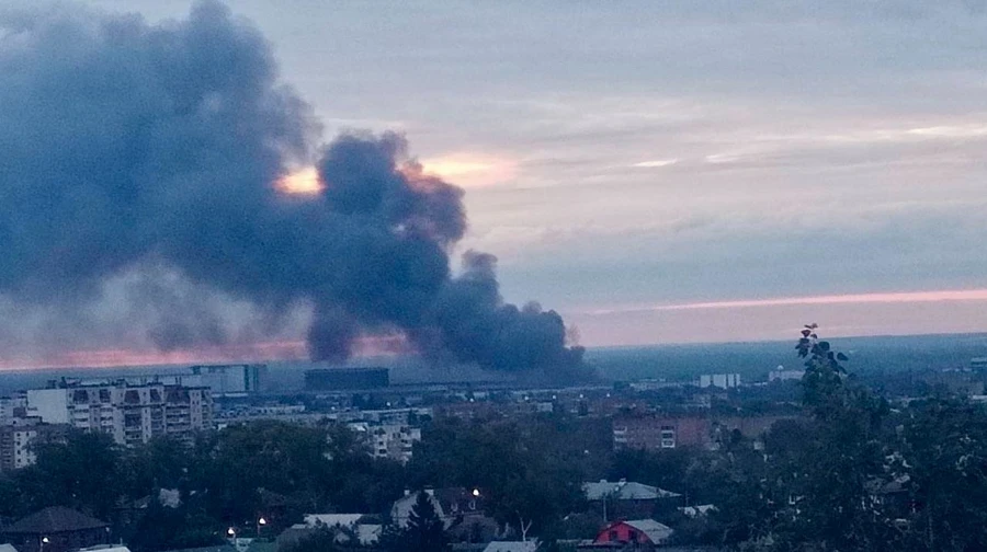 Супутникові знімки показали ураження корпусу заводу в Самарі, де оснащують ракети для запуску військових супутників