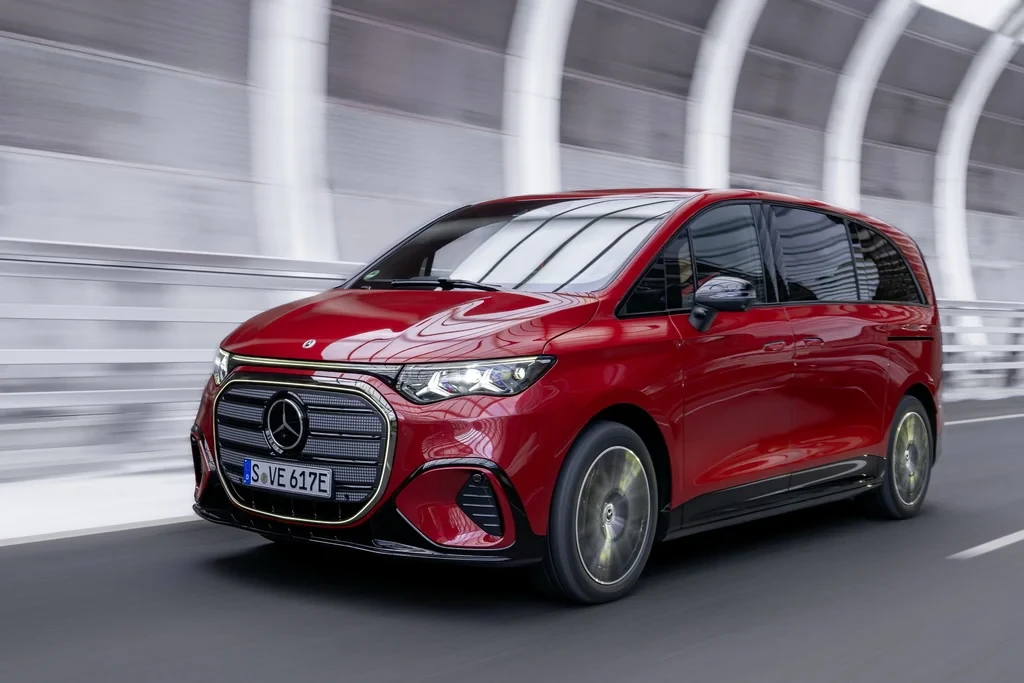 Mercedes-Benz рассекретил флагманскую версию электровэна VLE