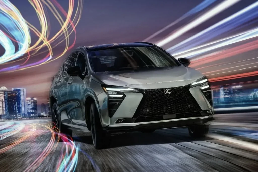 Lexus презентовал обновленный кроссовер NX